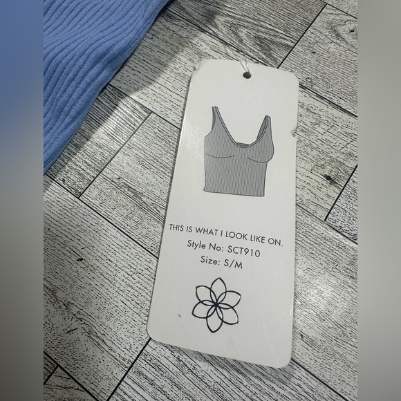 NWT Aura Top Women S/M Blue Tank Crop Ribbed Stretch Basic Yoga Workout Active - Picture 2 of 5